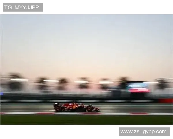 F1车队赛中策略调整及即时数据应用 F1车队赛中策略调整及即时数据应用