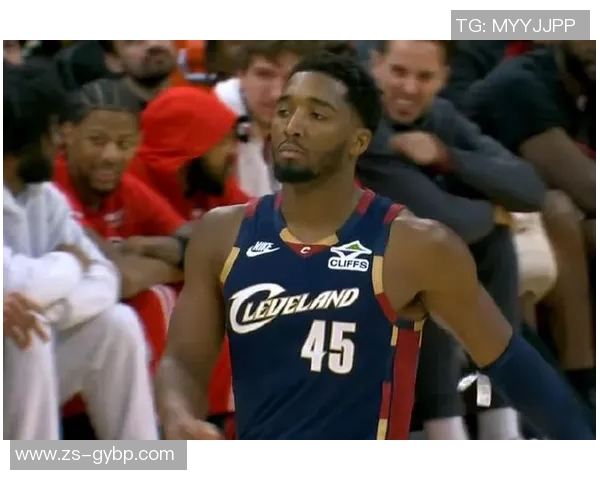 米切尔今日状态爆棚,全场最佳当之无愧! 米切尔今日状态爆棚,全场最佳当之无愧!