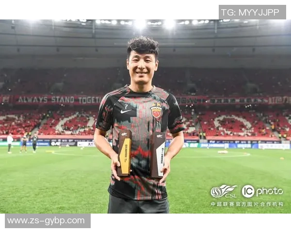 中超荣获月度最佳球员,实至名归 中超荣获月度最佳球员,实至名归