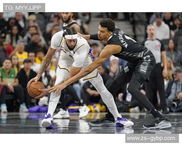 五年对比:浓眉在各项数据上全面突破展现超级球星潜力 五年对比:浓眉在各项数据上全面突破展现超级球星潜力