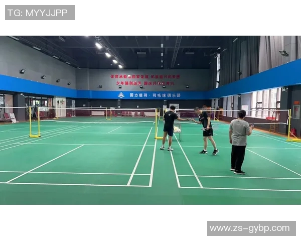 羽毛球顶级赛事选手体能训练策略与技术提升的全面分析 羽毛球顶级赛事选手体能训练策略与技术提升的全面分析